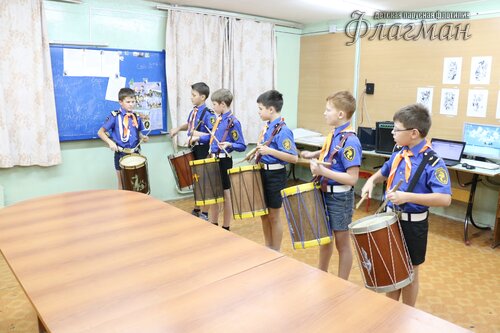 Строй барабанщиков