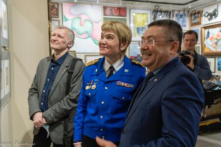 2021_04_01 Открытие выставки Стерлиговой