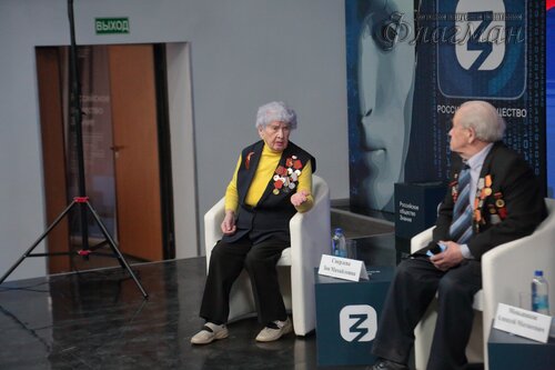 2025-02-27_14-58-20_Арина_Габдуллина_YE1A2098