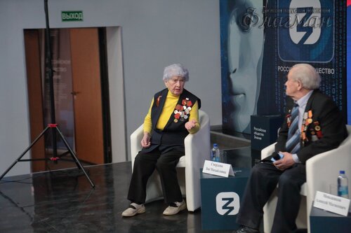 2025-02-27_14-58-20_Арина_Габдуллина_YE1A2100