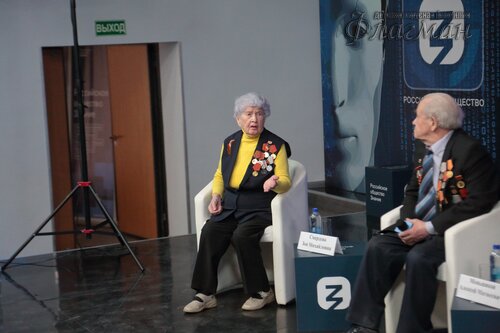 2025-02-27_14-58-23_Арина_Габдуллина_YE1A2101
