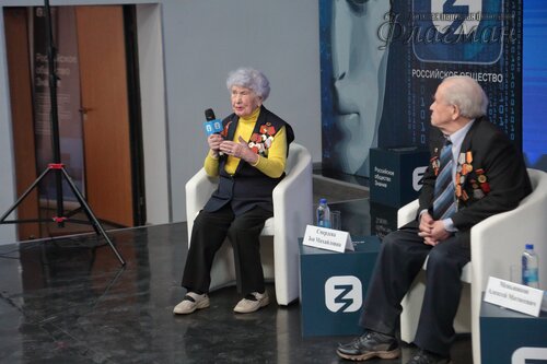 2025-02-27_15-00-47_Арина_Габдуллина_YE1A2122